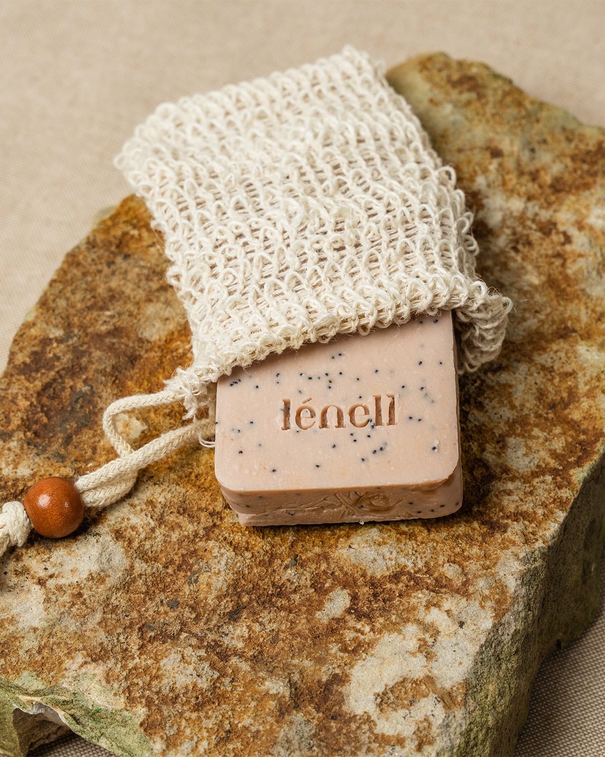 Dusch- und Seifensäckchen aus natürlicher Sisalfaser von Lénell Naturkosmetik